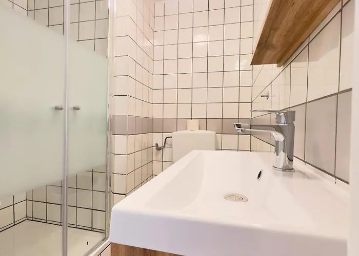 2 Bedroom In Vibrant Area Near U3 & Westbahnhof