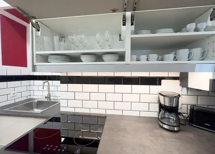 2 Bedroom In Vibrant Area Near U3 & Westbahnhof *
