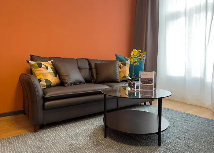 2 Bedroom In Vibrant Area Near U3 & Westbahnhof