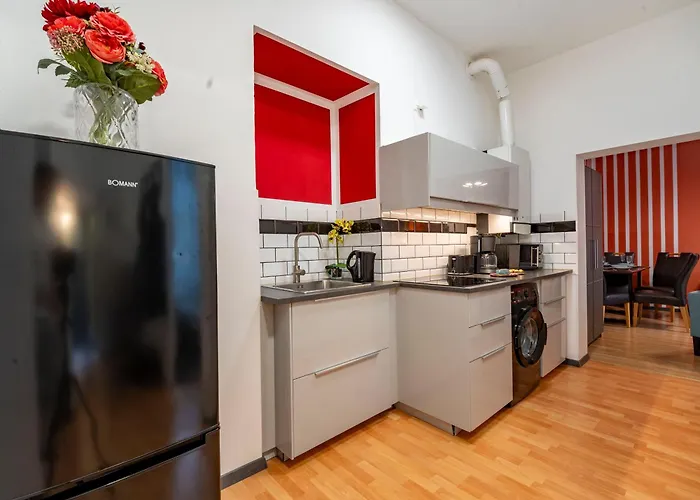 2 Bedroom In Vibrant Area Near U3 & Westbahnhof アパート